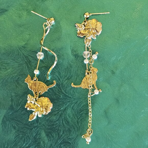 🐈Darling🩷🐈KITTY CAT Mismatched Earrings🐈🩷- NWOT - Picture 5 of 12